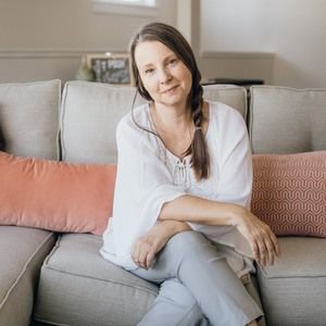 Meet your Posher, Lara